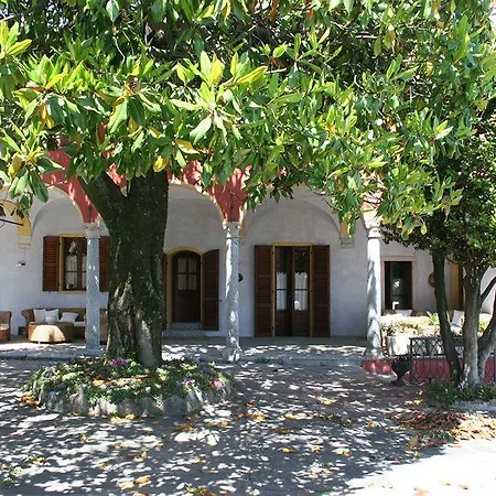 Casamariuccia Casa rural Massino Visconti